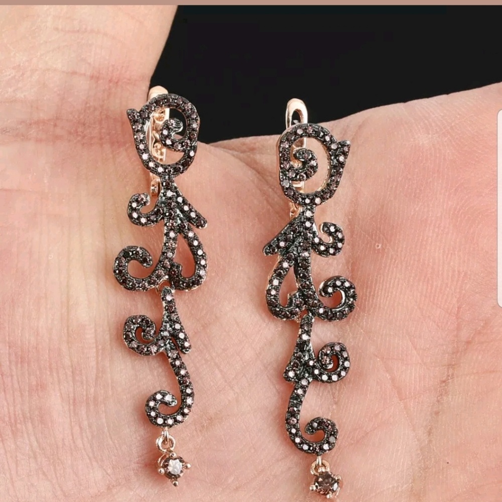 Floral chandelier chocolate Onyx & gold earrings